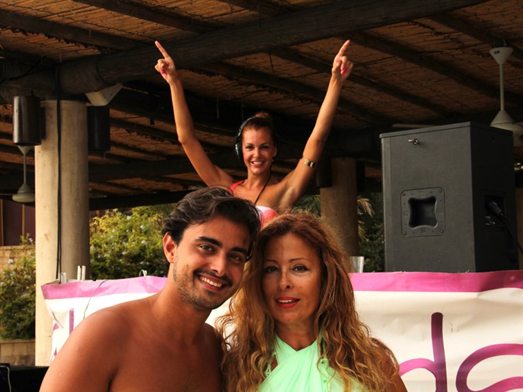 Tanja La Croix at Edde Sands